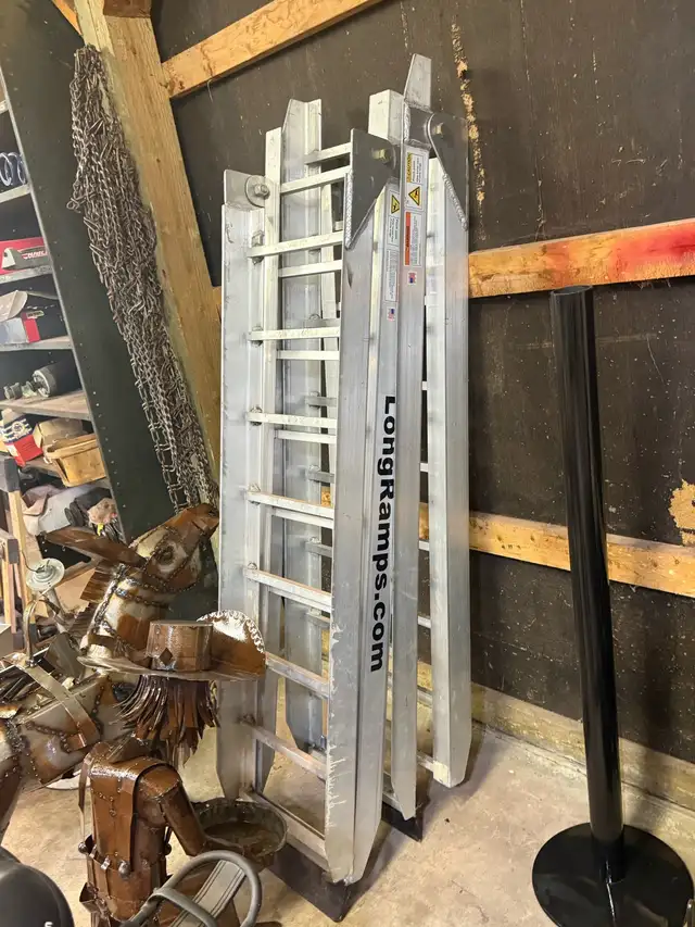 9 1/2 ‘ Heavy Duty LongRamps Aluminum Loading Ramps I paid 750.0
