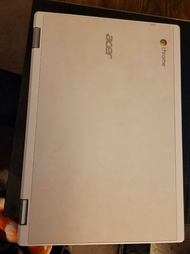 Acer chrome book and case dans Portables  à Région d’Oakville/Halton - Image 2