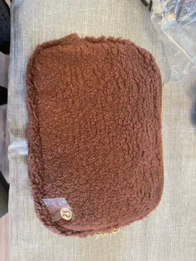 Lululemon Sherpa Fanny pack (2L), View more