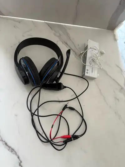 • Sony MDR-EX15AP earphones included for free (one side has very low sound). • SADES gaming headset...