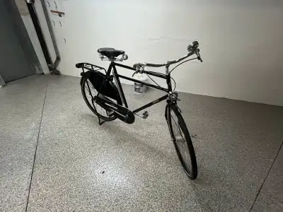 Description: Selling a barely used Pashley Roadster Sovereign a premium, hand-built British roadster...
