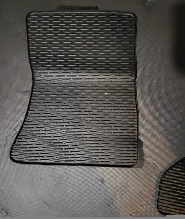 BMW X5 Floor Mats - Full Set in Vehicle Parts, Tires & Accessories in Kitchener / Waterloo - Image 6