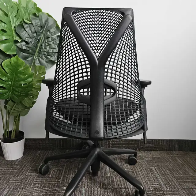 Herman Miller sayl Ergonomic office chair in Chairs & Recliners in City of Toronto - Image 6