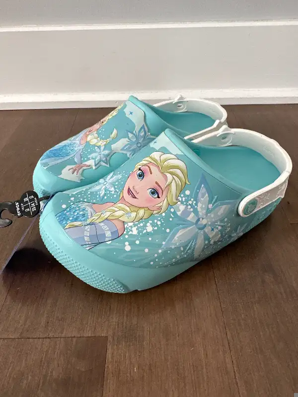 Crocs fille girl neuf jamais porté frozen grandeur 2 Elsa in Kids & Youth in Longueuil / South Shore - Image 3