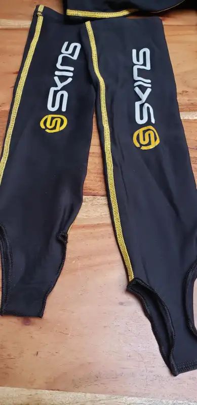 Skins Calf Sleeve Compression Support64661853244033121
