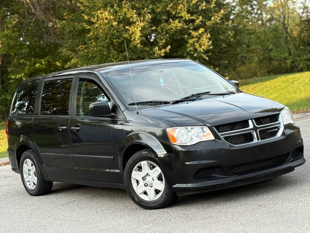 Mini-van Dodge Grand Caravan 2013 Black 7 Seater  in Cars & Trucks in City of Toronto