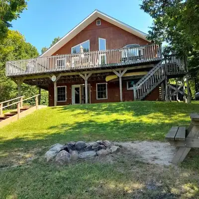 Thanksgiving  Lakefront home hot Tub & Games room, View more