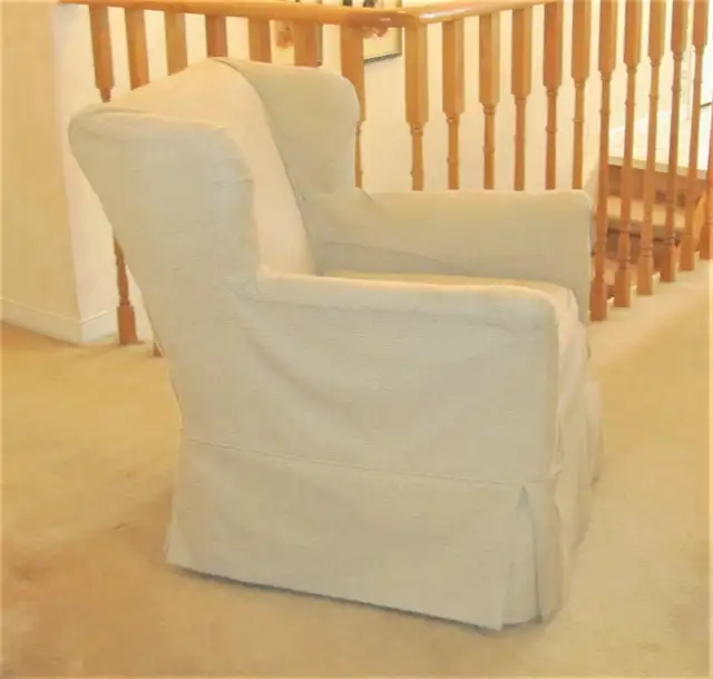 Mid-Century Wingback Arm Chair Original Velveteen Upholstery in Chairs & Recliners in Markham / York Region - Image 5