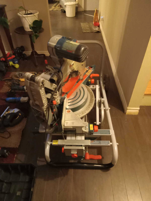 120 volt corded 12 inch Dual Bevel sliding mitre saw  in Power Tools in Truro - Image 4