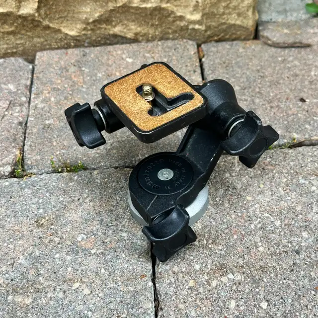 Manfrotto Equipment For Sale in Cameras & Camcorders in Markham / York Region - Image 2