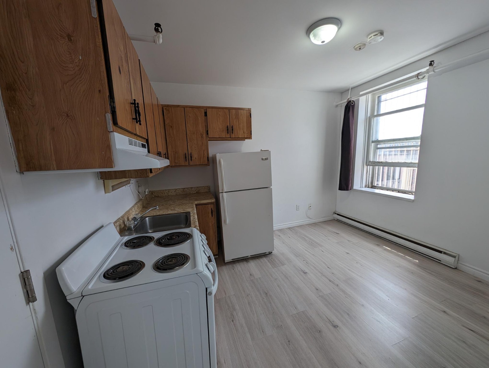 TOUT INCLUS APARTMENT FOR RENT 3.5-3 1/2 LOGEMENT À LOUER PROPRE — photo 1