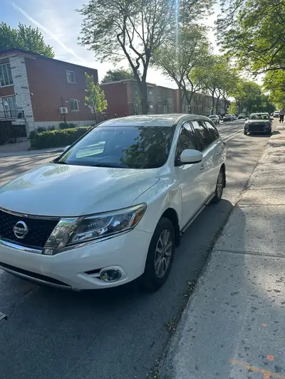 Nissan pathfinder 2014 Moteur 3,5L automatique transmission Intérieur noir Push start démarrage Touj...