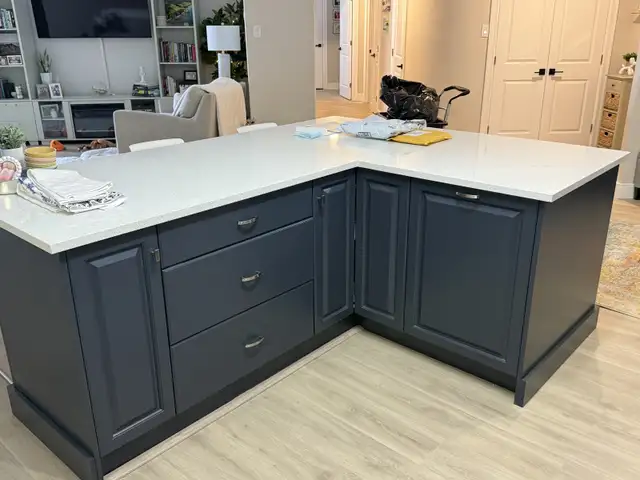 Kitchen cabinets and vanity in Cabinets & Countertops in City of Halifax - Image 7