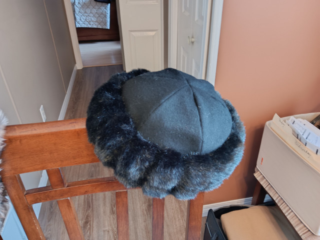 Women's Winter Hats & Leather Gloves in Women's - Other in Saint John - Image 4
