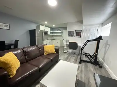 Large 1 bedroom unit in the beautiful Clanton Park neighborhood. Walk toWilson subway station and on...