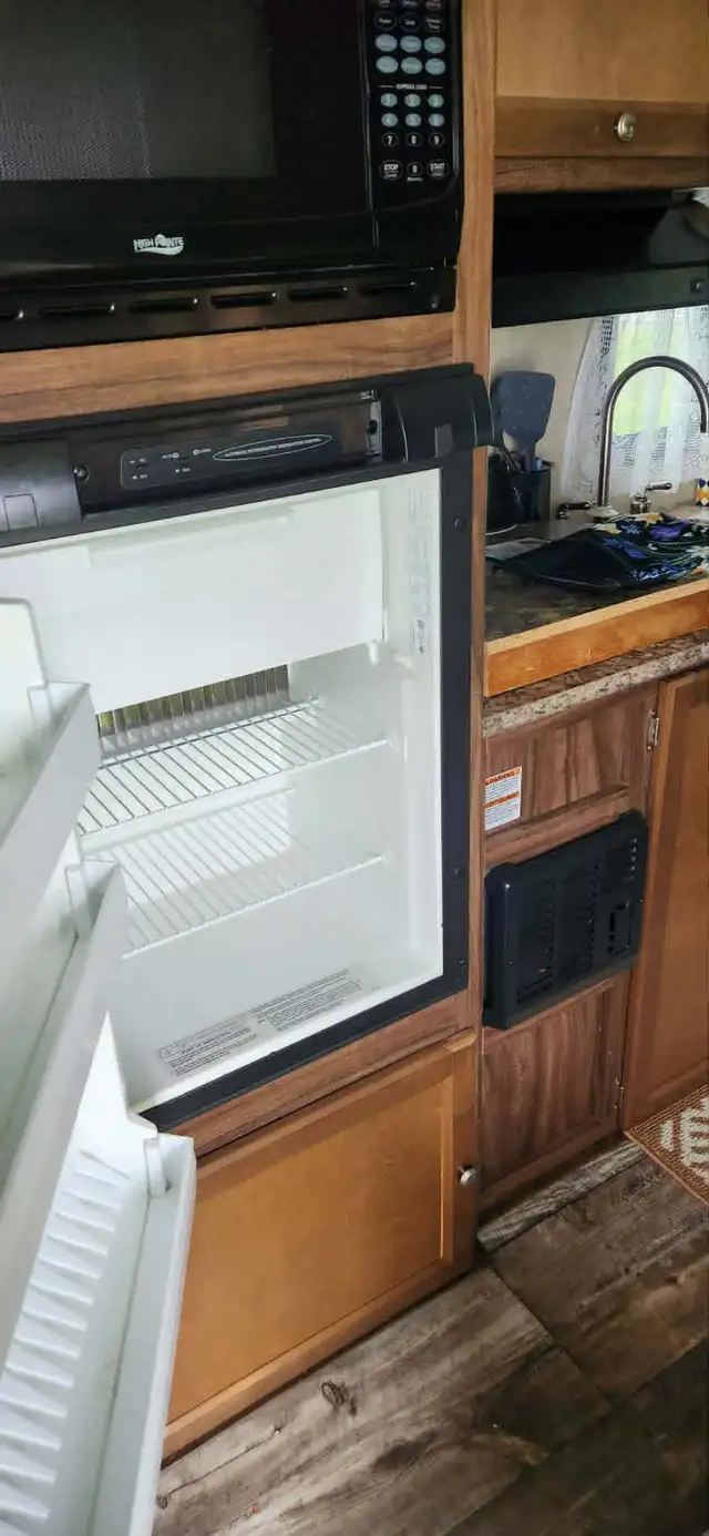 2018 Viking Travel Trailer in Travel Trailers & Campers in Bridgewater - Image 9