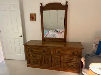Bureau de chambre et tête de lit, View more