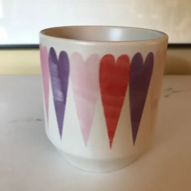 2016 Starbucks Mug Pastel Hearts in Kitchen & Dining Wares in Ottawa - Image 4