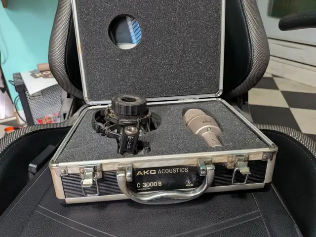 Analog recording studio582387480375470082