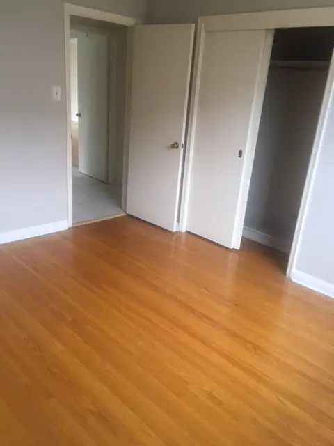 Bathurst/Wilson - BIG BDRM on Main Floor of House for Rent Oct 163826841795715121
