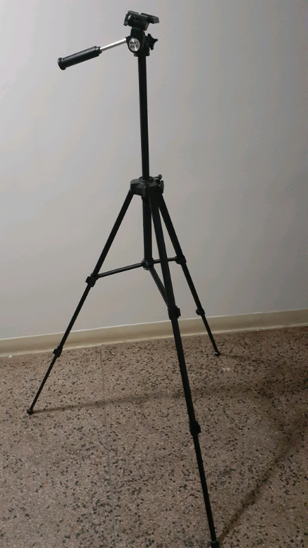 Blacks Tripod BX-75 with carrying case in Cameras & Camcorders in Hamilton - Image 2