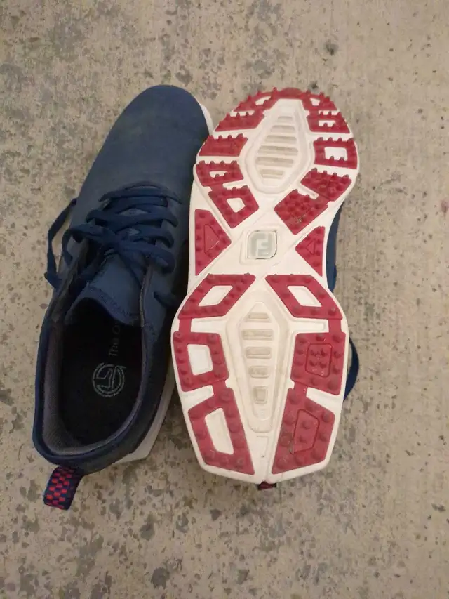 Footjoy Golf Shoes, size 7 in Golf in Ottawa - Image 4