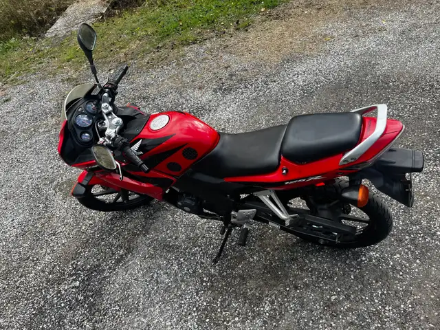 Honda CBR125R in Sport Bikes in Oakville / Halton Region - Image 4