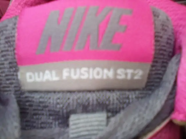 Espadrilles femme NIKE 6.5 US Womens running shoes in Women's - Shoes in Laval / North Shore - Image 3