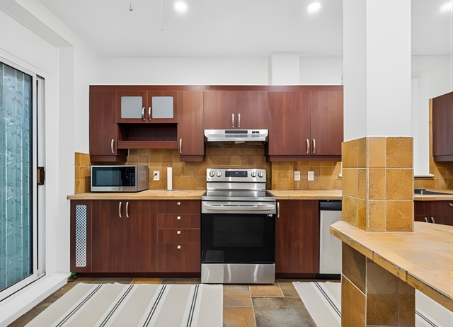 4 ½ rénové – Métro Snowdon – Entièrement meublé