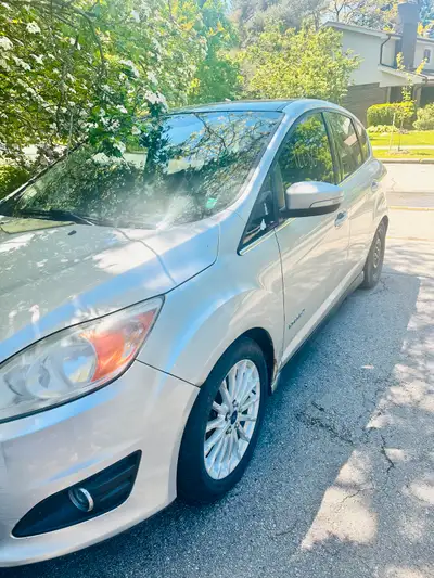Clean title Leather seat Summer and Winter tires