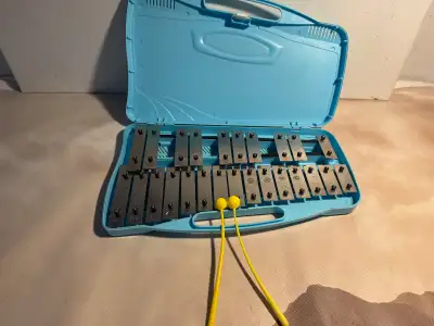 GLOCKENSPIEL ANGEL 25, (NOTES) GOOD CONDITION, 2 MALLETS, AHUNTS, View more