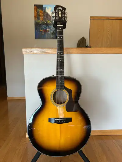 Guild Jumbo acoustic electric, View more