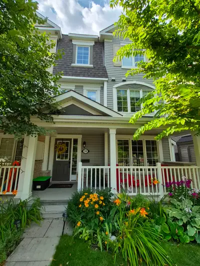Beautiful, bright and spacious 3-storey end unit townhome in the Fairwinds community. This immaculat...