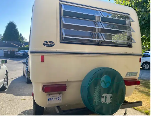 1973 Trillium 1300 | Bunkbed Model | Working Original Appliances in Travel Trailers & Campers in Delta/Surrey/Langley - Image 4