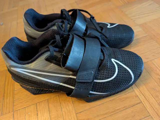 Chaussures d'haltérophilie/ Weightlifting shoes in Men's Shoes in City of Montréal - Image 2