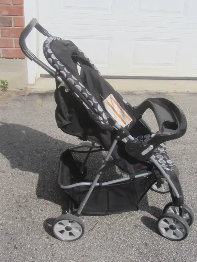 Cosco Lightweight Basic Stroller456524872182681602