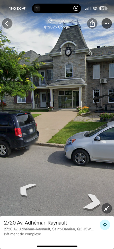 GRAND 4 1 /2 À LOUER À L'ASSOMPTION SITUÉ AU PREMIER ÉTAGE DEUX CHAMBRES À COUCHER FERMÉES PLANCHER...