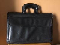 Leather Briefcase - Sacoche en Cuir