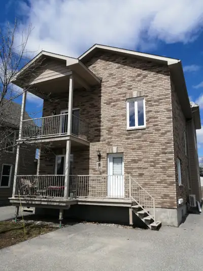 2 bed room apartment in triplex, Hull, Gatineau