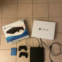 Sony PlayStation 4, 2 Controllers, 1 TB