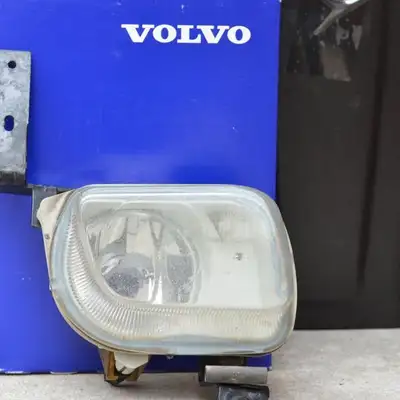 Volvo S70/V70 Front Fog Light Lamp Assembly Right Side 9151786 RH OEM 1998-2000 ~ excellent conditio...