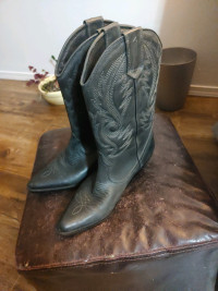 Nice Aldo Green/Moave Cowgirl Boots 