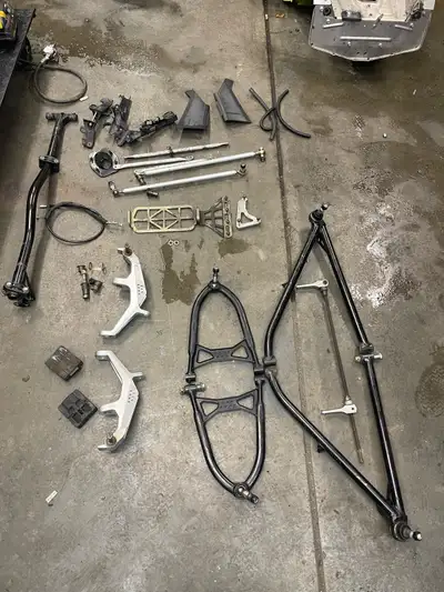 Lots of different Skidoo XM parts please message for inquiries