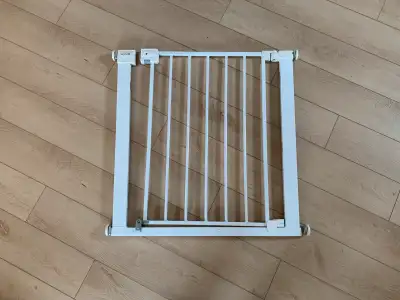 * 28” high * 28” to 38.5” wide * Pressure mount, no drill required * Tools-free design makes install...