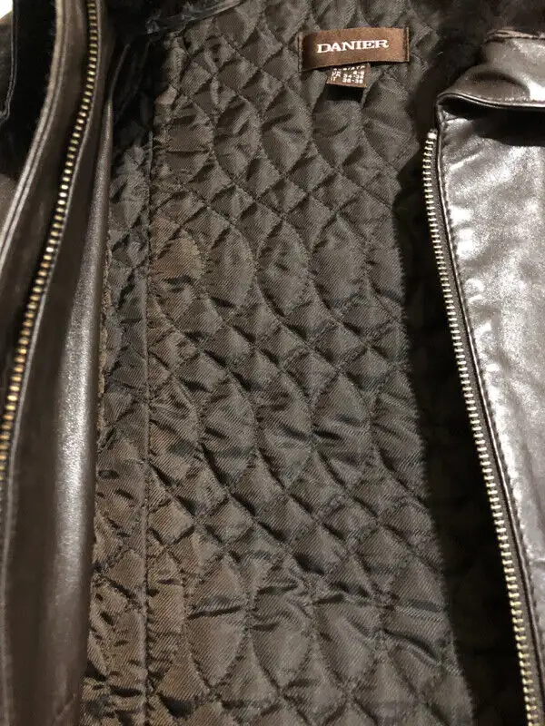 Danier, brown winter leather jacket in Women's - Tops & Outerwear in Cambridge - Image 4