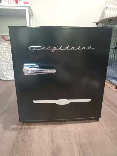MINT Frigidaire Retro Mini Fridge (Black & Chrome, View more
