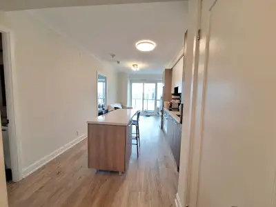 Luxury Uptown Markham Phase 4, 8 Water Walk Drive Unit 903 available for rent. This is a bright, cle...