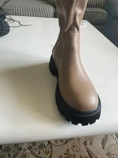 Women’s Size 9 Brown Platform Boots, View more