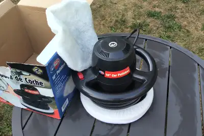 Excellent condition 10" Foam pad Includes removable/washable polishing bonnet and application cover