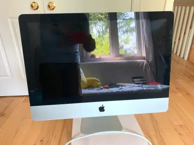 Still available, excellent condition, don't ask questions before reading the info please! Great Appl...